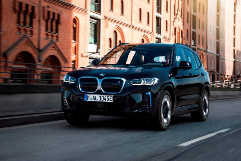 BMW iX3 vs Audi Q6 e-tron vs Mercedes-Benz EQE SUV: cuál rinde más en viajes largos BMW iX3 vs Audi Q6 e-tron vs Mercedes-Benz EQE SUV: cuál rinde más en viajes largos