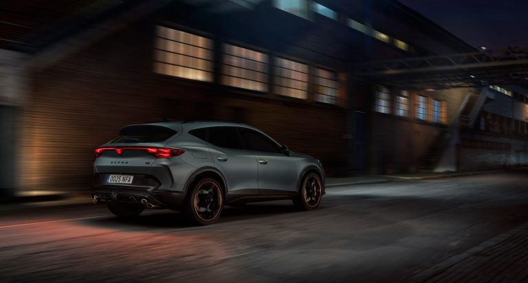 Guía de compra de SUV medianos: cómo elegir entre gasolina, microhíbrido, HEV y PHEV Guía de compra de SUV medianos: cómo elegir entre gasolina, microhíbrido, HEV y PHEV