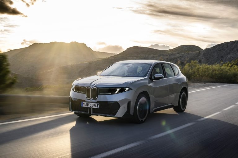 Cómo calcular el coste total de propiedad a 5 años de un SUV premium con etiqueta 0 frente a un diésel equival