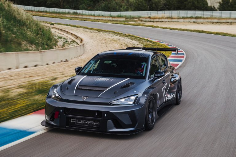 Ranking de compactos PHEV por debajo de 40.000 € con más autonomía eléctrica real en 2026 Ranking de compactos PHEV por debajo de 40.000 € con más autonomía eléctrica real en 2026