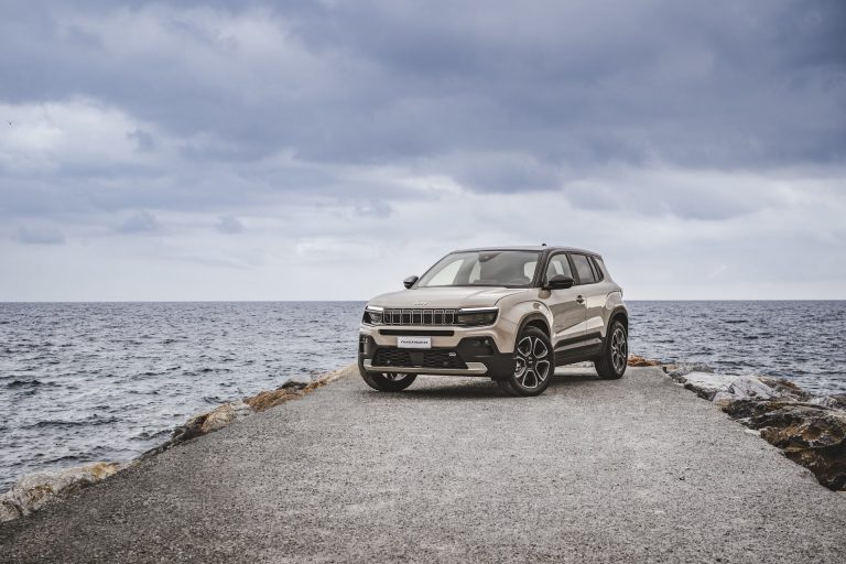Cómo verificar que un SUV eléctrico urbano cabe en tu plaza de garaje antes de firmar: protocolo de medición en 6 pasos Cómo verificar que un SUV eléctrico urbano cabe en tu plaza de garaje antes de firmar: protocolo de medición e