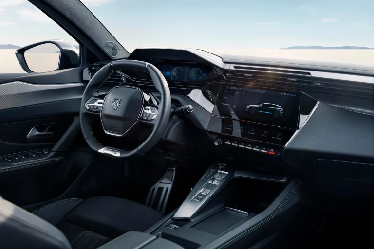 Peugeot 308 Hybrid vs Opel Astra Plug-in Hybrid: qué compacto PHEV del grupo Stellantis compensa más a 5 años Peugeot 308 Hybrid vs Opel Astra Plug-in Hybrid: qué compacto PHEV del grupo Stellantis compensa más a 5 años