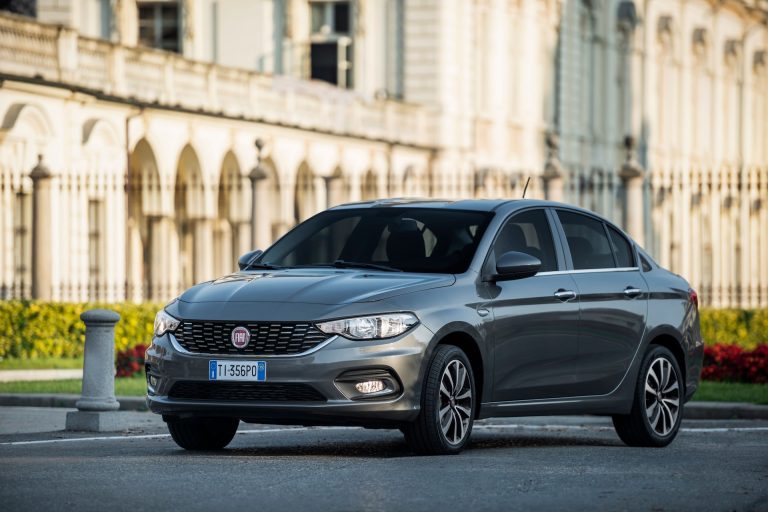 Cómo comprobar la red de postventa de una marca china antes de firmar un SUV en 2026