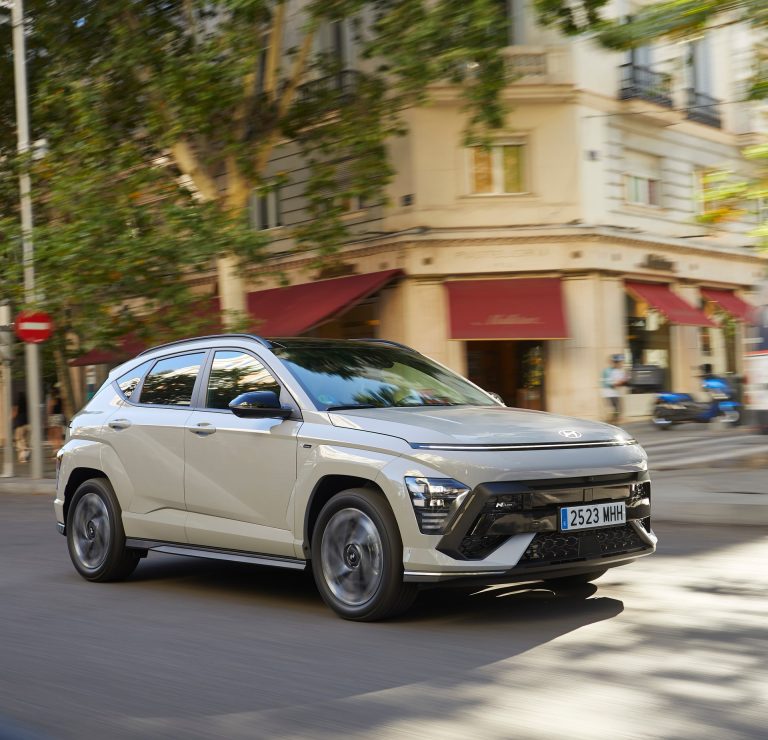 Hyundai Kona vs Kia Niro: qué SUV-B eléctrico compensa más en uso urbano y coste a 5 años Hyundai Kona vs Kia Niro: qué SUV-B eléctrico compensa más en uso urbano y coste a 5 años
