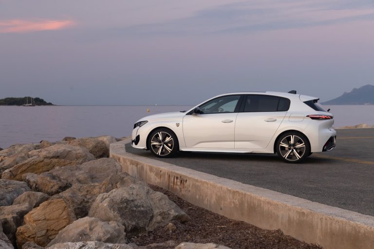 Cómo negociar un compacto eléctrico en 2026 combinando Plan Auto+, achatarramiento y descuento del concesionario Cómo negociar un compacto eléctrico en 2026 combinando Plan Auto+, achatarramiento y descuento del concesionar