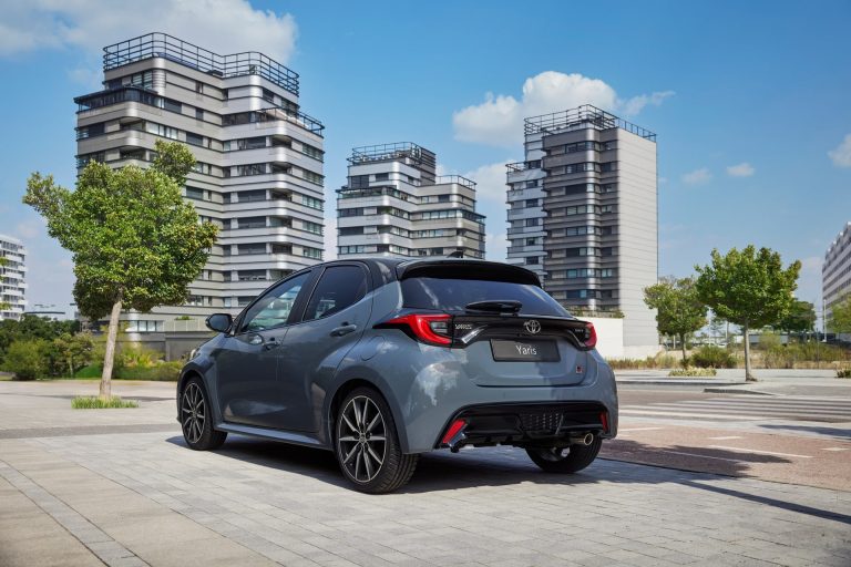 Toyota Yaris vs Honda Jazz: qué utilitario híbrido urbano compensa más en consumo real y coste a 5 años Toyota Yaris vs Honda Jazz: qué utilitario híbrido urbano compensa más en consumo real y coste a 5 años