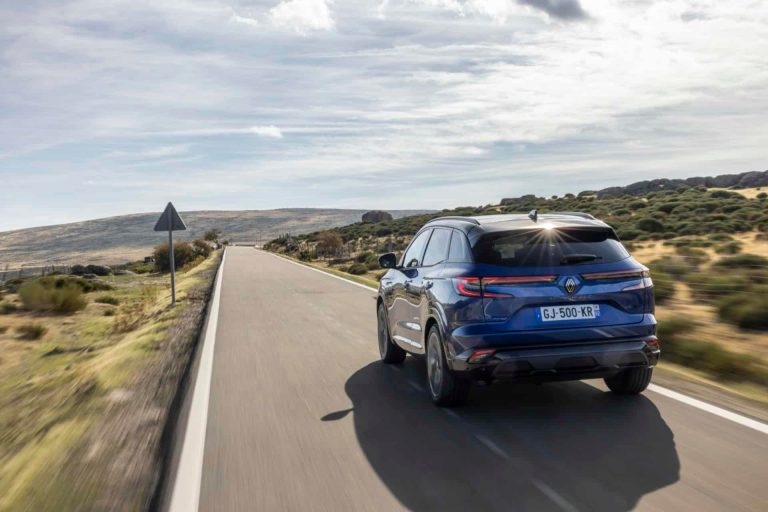 Cómo evaluar el equipamiento tecnológico de serie de un SUV familiar antes de firmar: ADAS, infotainment y conectividad Cómo evaluar el equipamiento tecnológico de serie de un SUV familiar antes de firmar: ADAS, infotainment y con