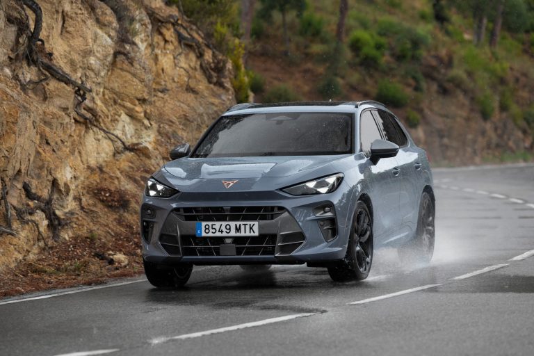 Cómo elegir un SUV PHEV en 2026 si cargas en garaje comunitario sin punto propio y haces 15.000 km al año Cómo elegir un SUV PHEV en 2026 si cargas en garaje comunitario sin punto propio y haces 15.000 km al año