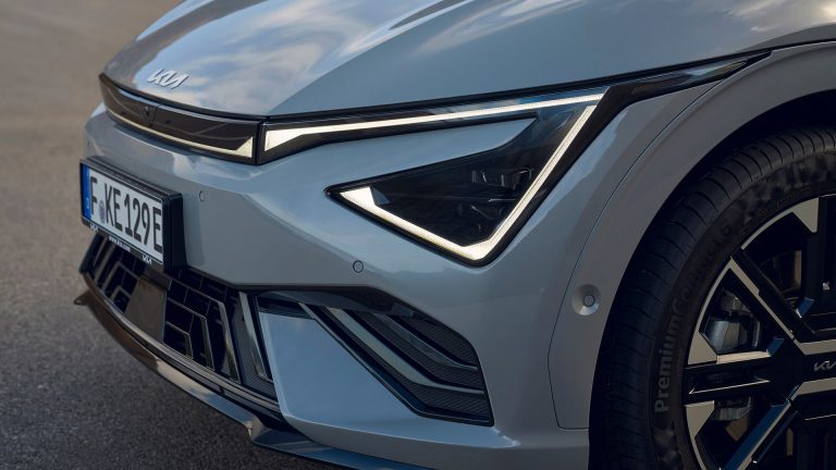 SUV eléctrico 60 kWh vs 80 kWh: cómo elegir según tus viajes largos reales en 2026